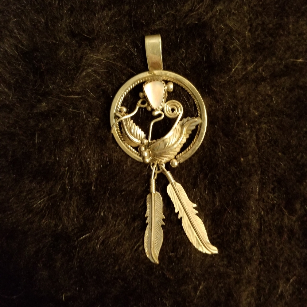 Vtg Native American Navajo Sterling Mother Of Pearl Feathers Pendant Charm